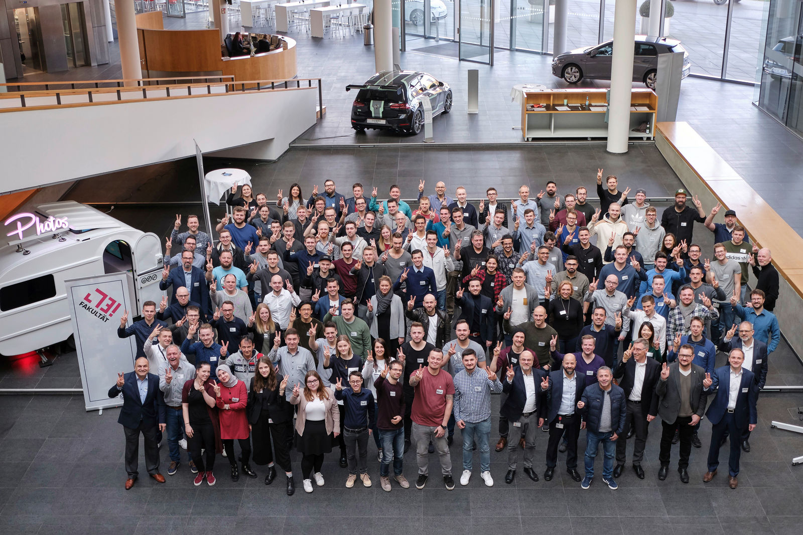 Studierende aus sieben Nationen: Volkswagen startet den zweiten Jahrgang der Fakultät 73