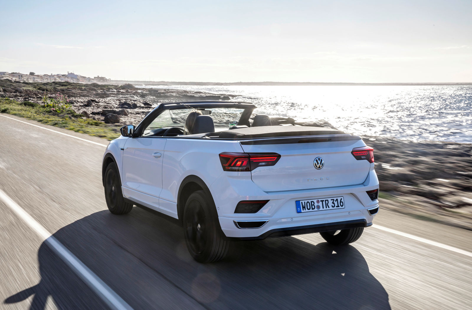 VW T-Roc Cabriolet im Test: Der höhergelegte Golf für Sonnenanbeter @   - Das Auto Magazin