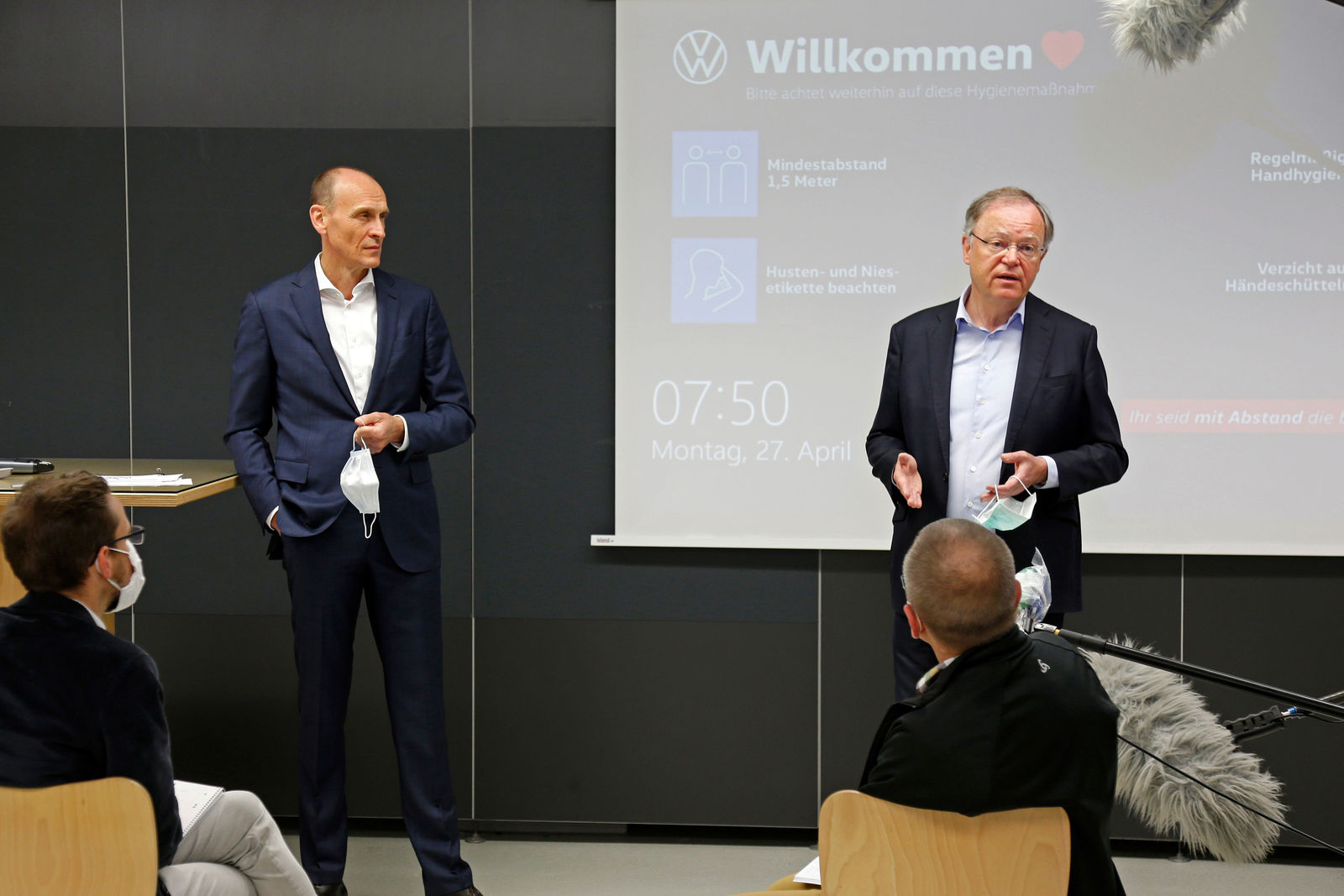 Produktion bei Volkswagen in Wolfsburg läuft wieder an