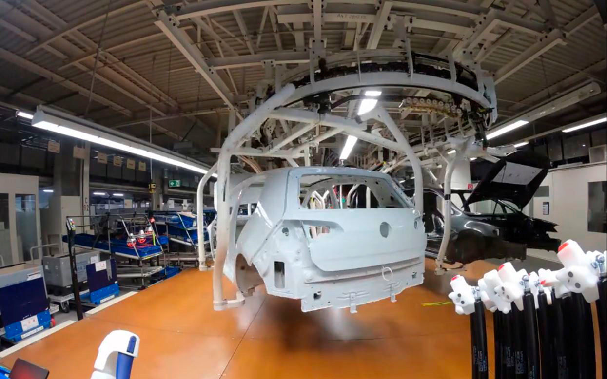 Video: Time Lapse - Resumption of production at Volkswagen in Wolfsburg