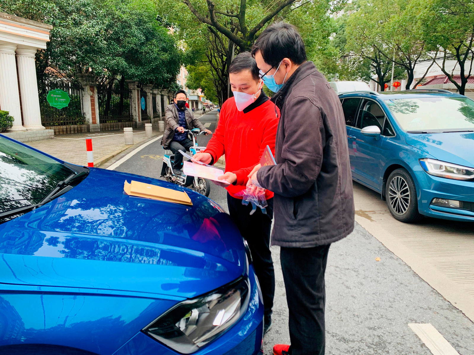 Story „China baut digitales Autogeschäft aus“