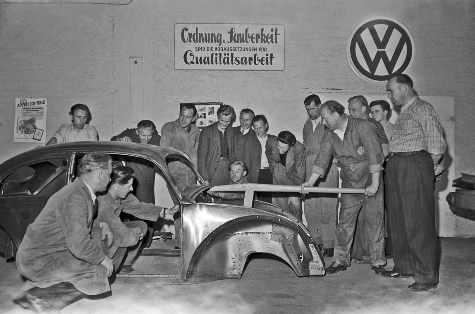 Britische Starthilfe - Volkswagen erinnert an den Beginn der britischen Treuhänderschaft vor 75 Jahren