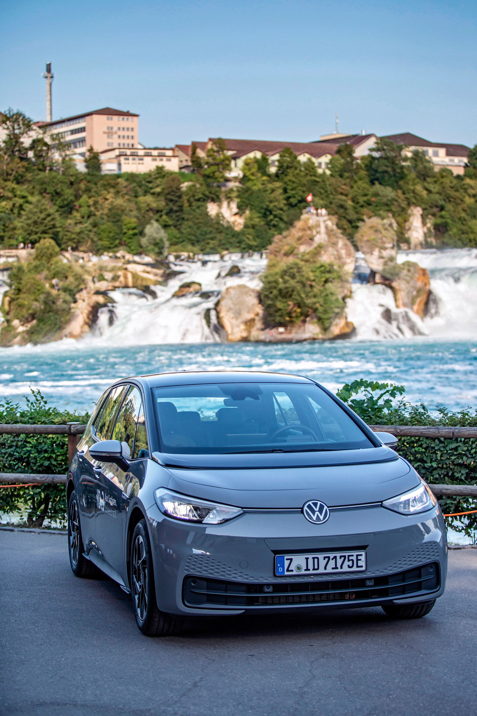 Story "Record breaking all-electric drive to Switzerland "