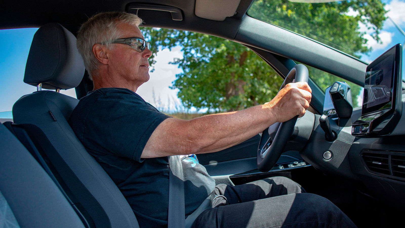 Story "Record breaking all-electric drive to Switzerland "