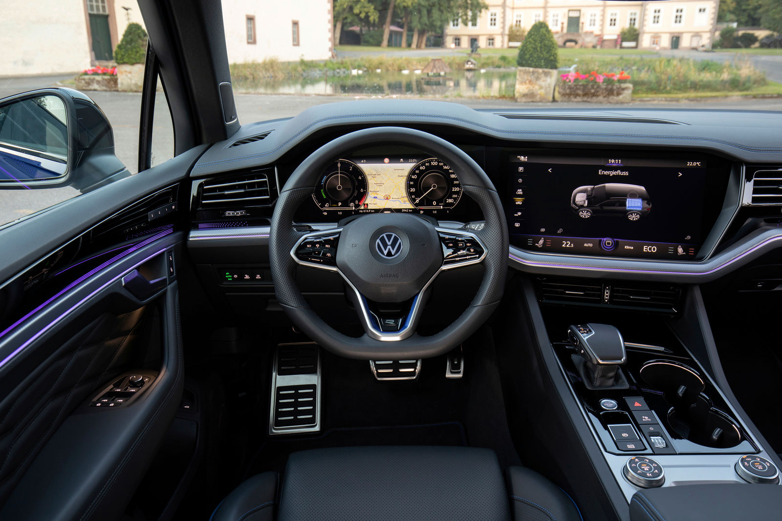 Volkswagen Touareg Driving, Engines & Performance