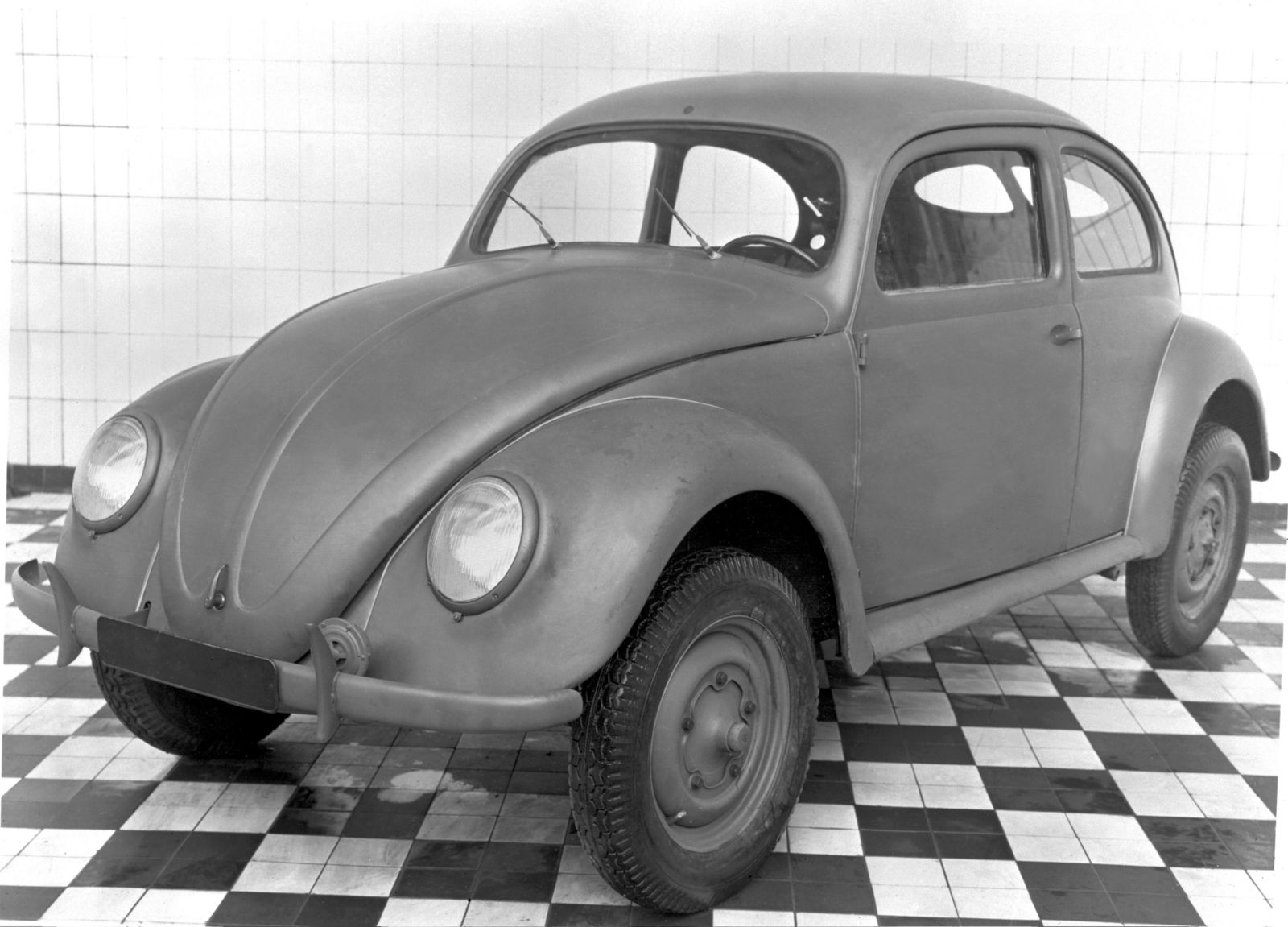 Vor 75 Jahren in Wolfsburg: Beginn der Serienfertigung des Volkswagen Käfer