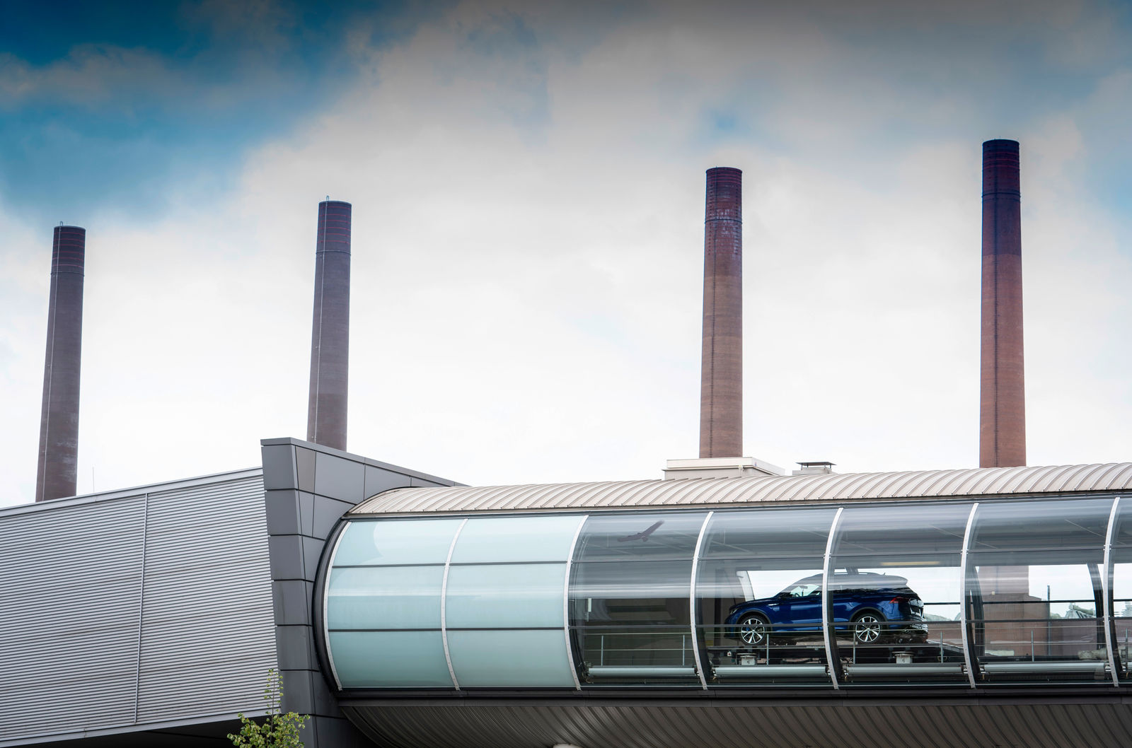 Volkswagen Plant Wolfsburg - car conveyor bridge