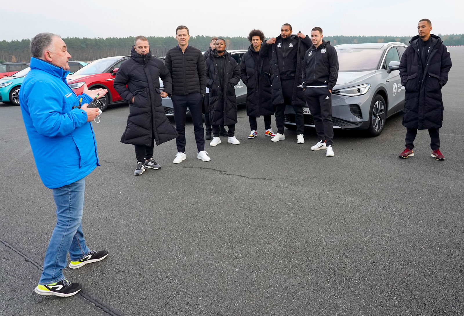 Die deutsche Fußball-Nationalmannschaft absolvierte am 12. November 2021 ein Fahrsicherheitstraining auf dem Volkswagen Prüfgelände in Ehra-Lessien