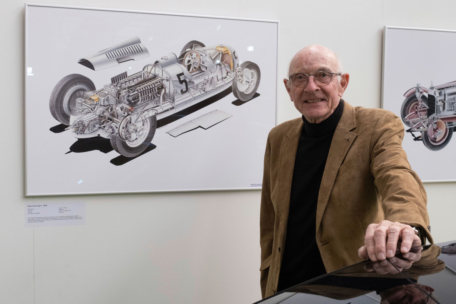 Neue Kunstschau „Automobile Geschichte und klassisches Handwerk.“ eröffnet