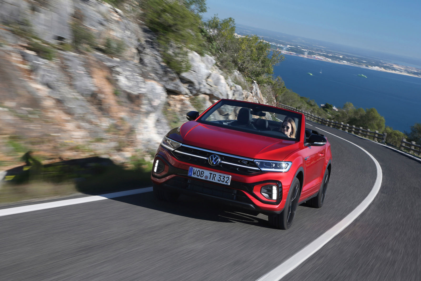 The new “Roc stars” among compact SUVs: T-Roc and T-Roc Cabriolet
