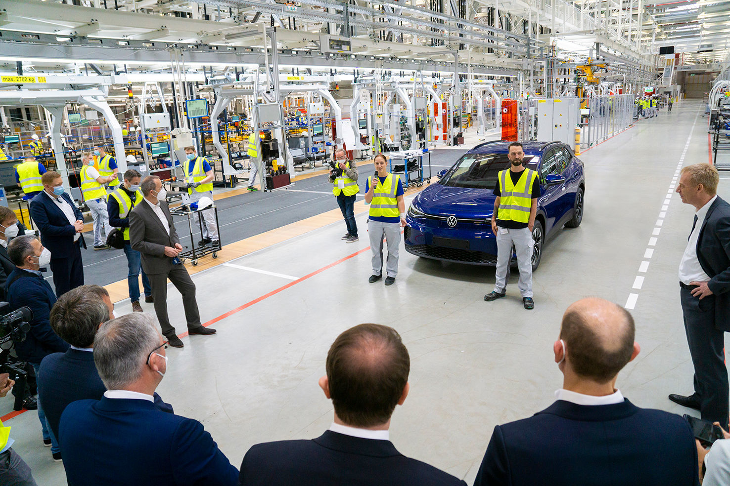 Globales Produktionsnetz für E-Autos wächst: Volkswagen startet in Emden zweite deutsche E-Fertigung