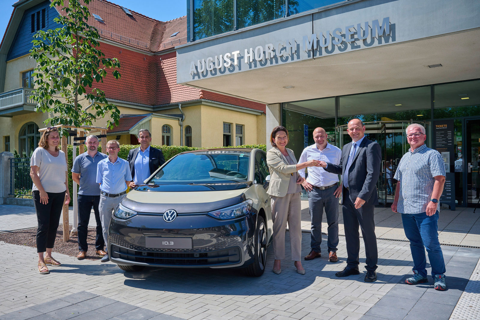 Symbol einer neuen Ära: Volkswagen zeigt den ersten  gebauten ID.3 im August Horch Museum Zwickau
