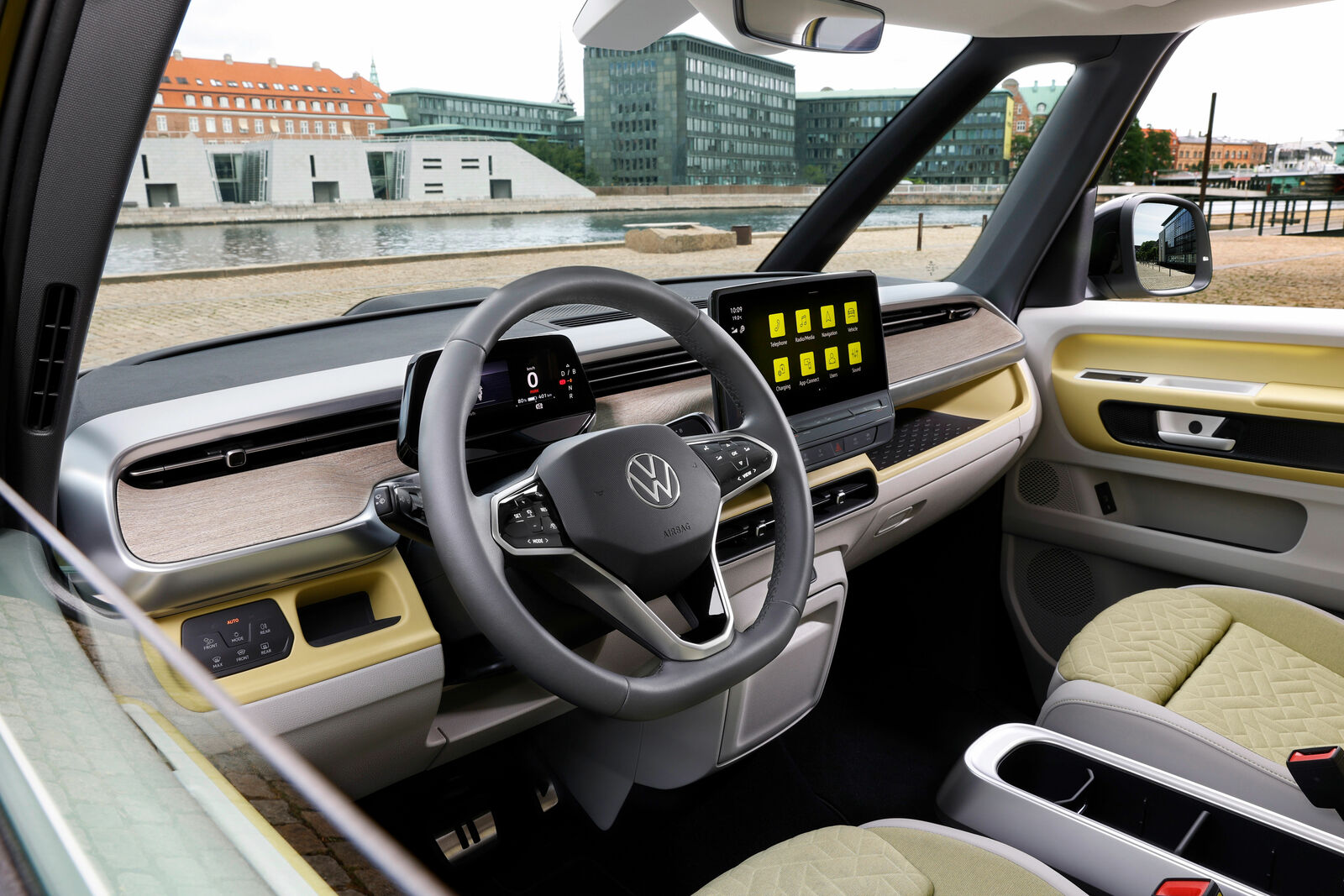 Im vollelektrischen ID. Buzz von Volkswagen werden Sitzbezüge mit Garn aus Meeres-Kunststoffen verwendet.