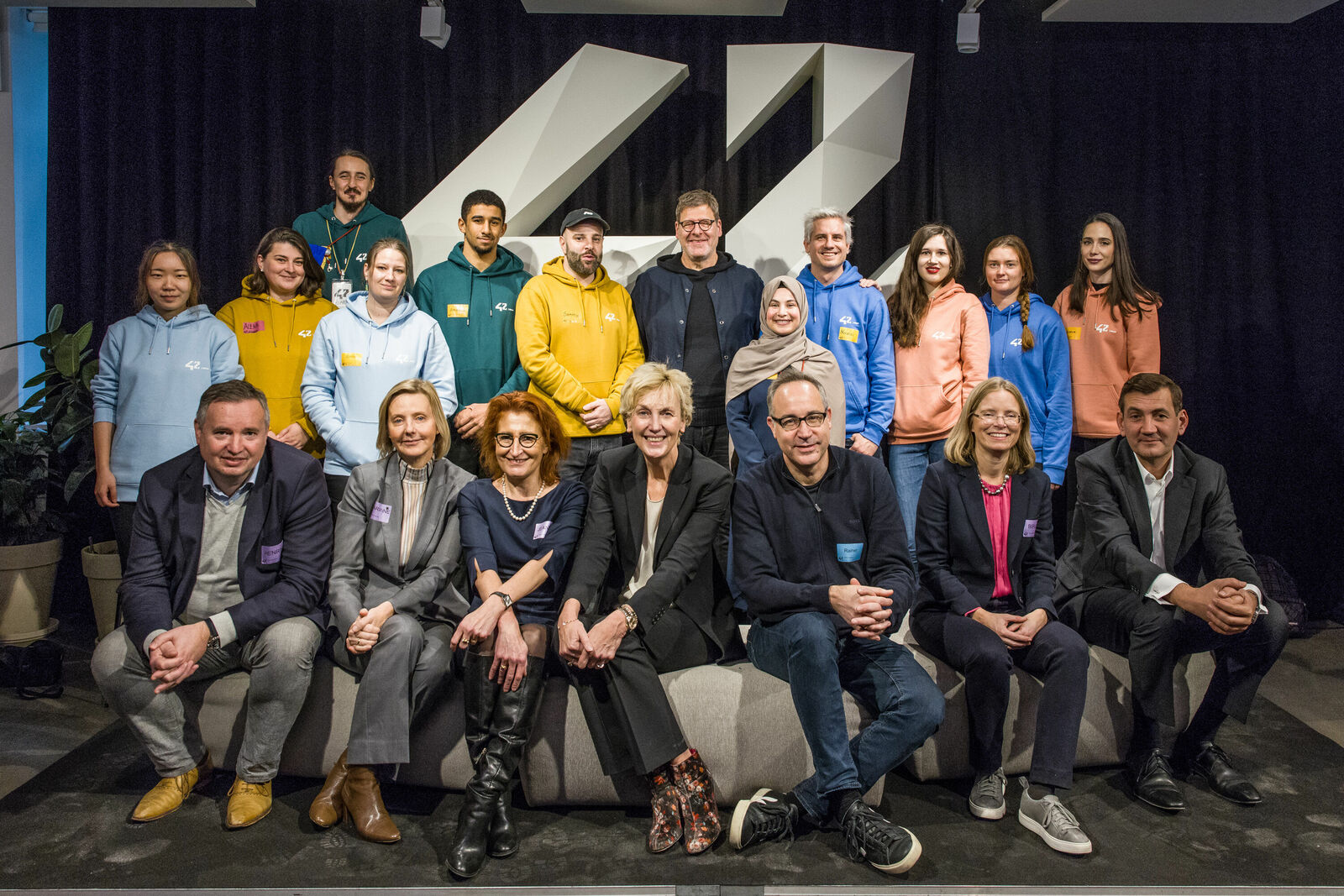 Closing the skilled-labor gap together: Volkswagen and CARIAD support the 42 Berlin coding school