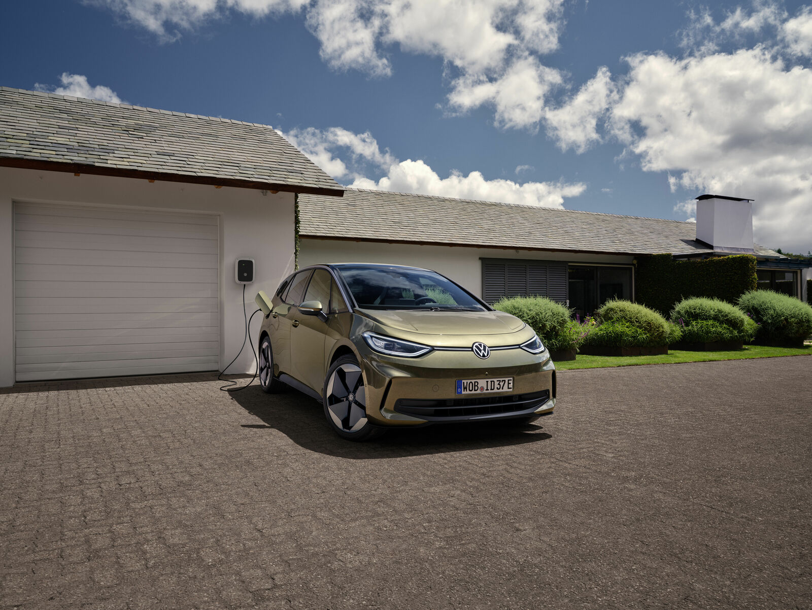 All-electric vehicles: A new age of mobility