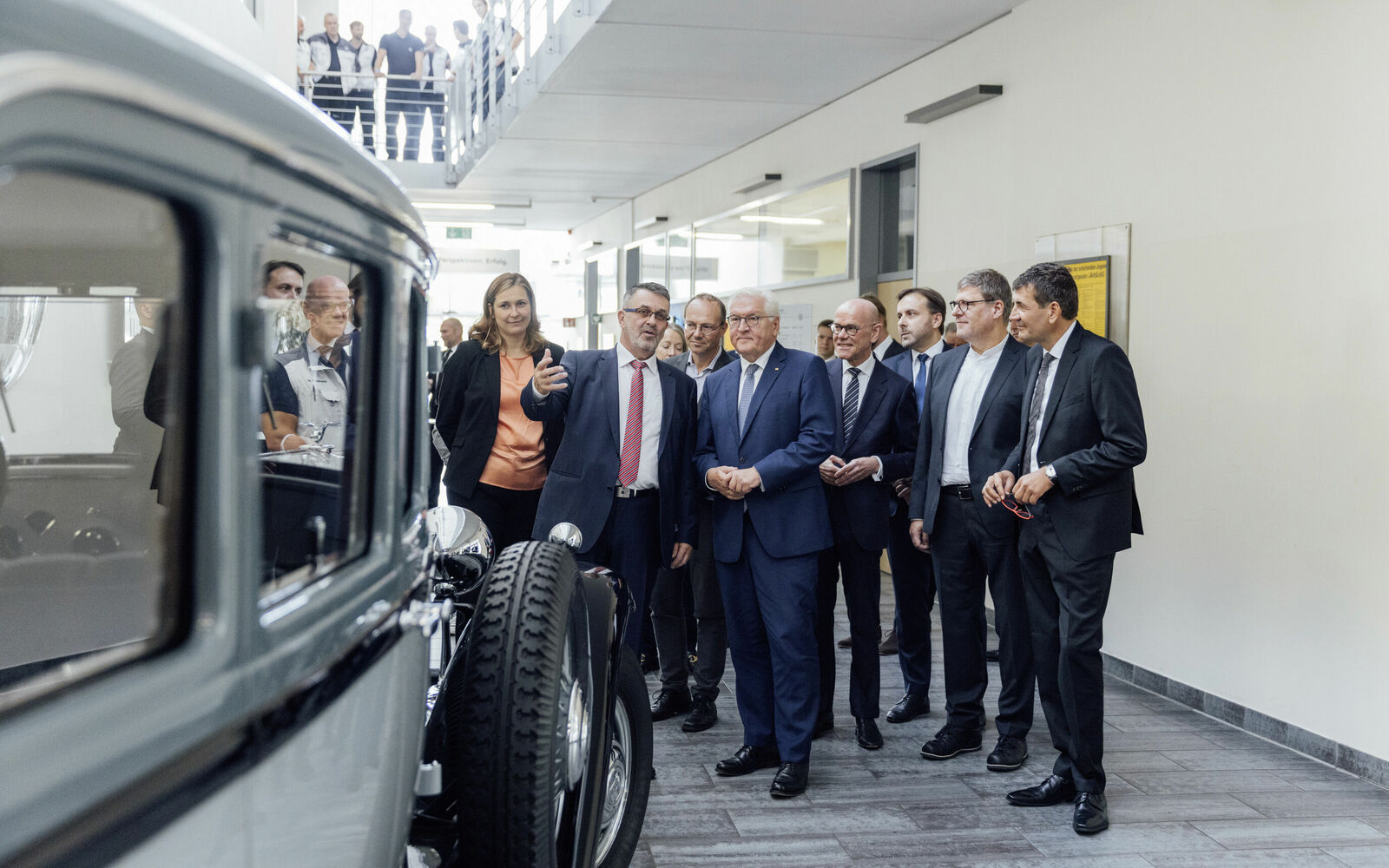Bundespräsident Frank-Walter Steinmeier besucht „Future e-Mobility Campus“ von Volkswagen