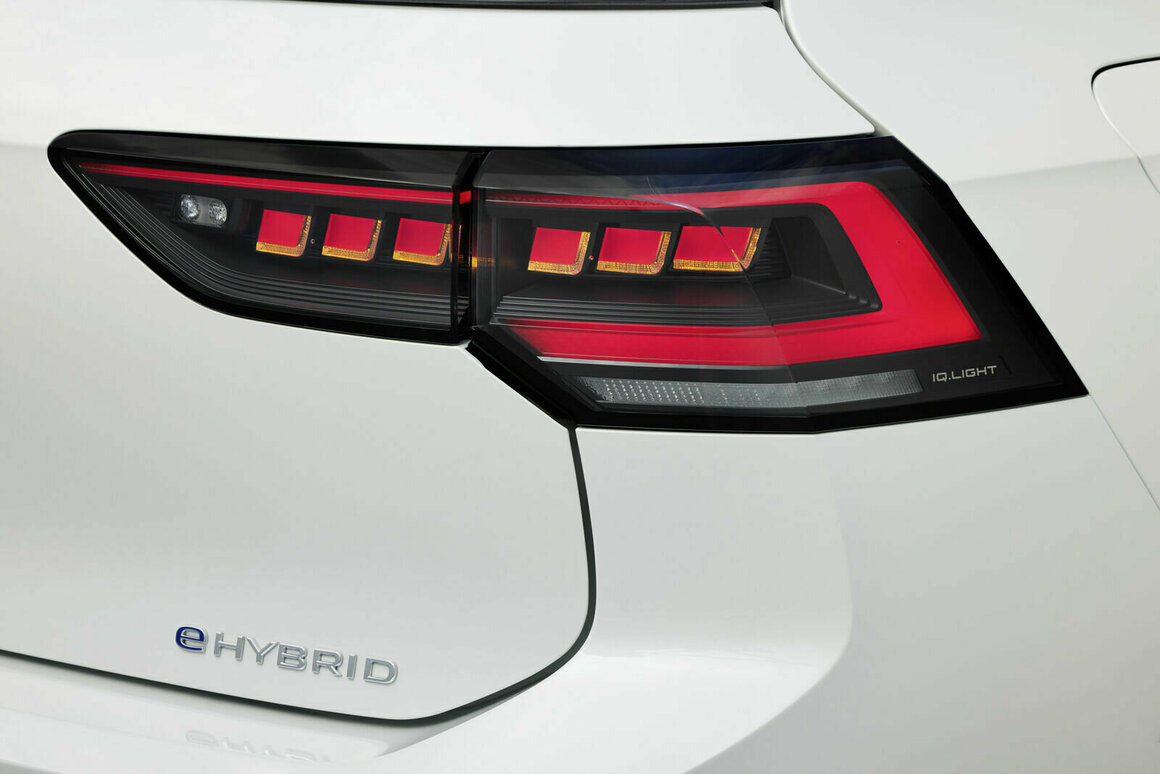Dynamic and with a long range: Golf GTE and Golf eHybrid now available ...