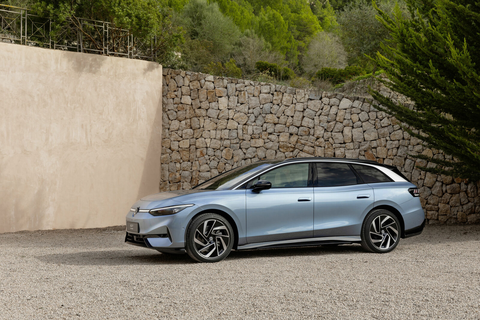 Volkswagen unveils highly anticipated ID.7 Tourer electric all-rounder at world premiere