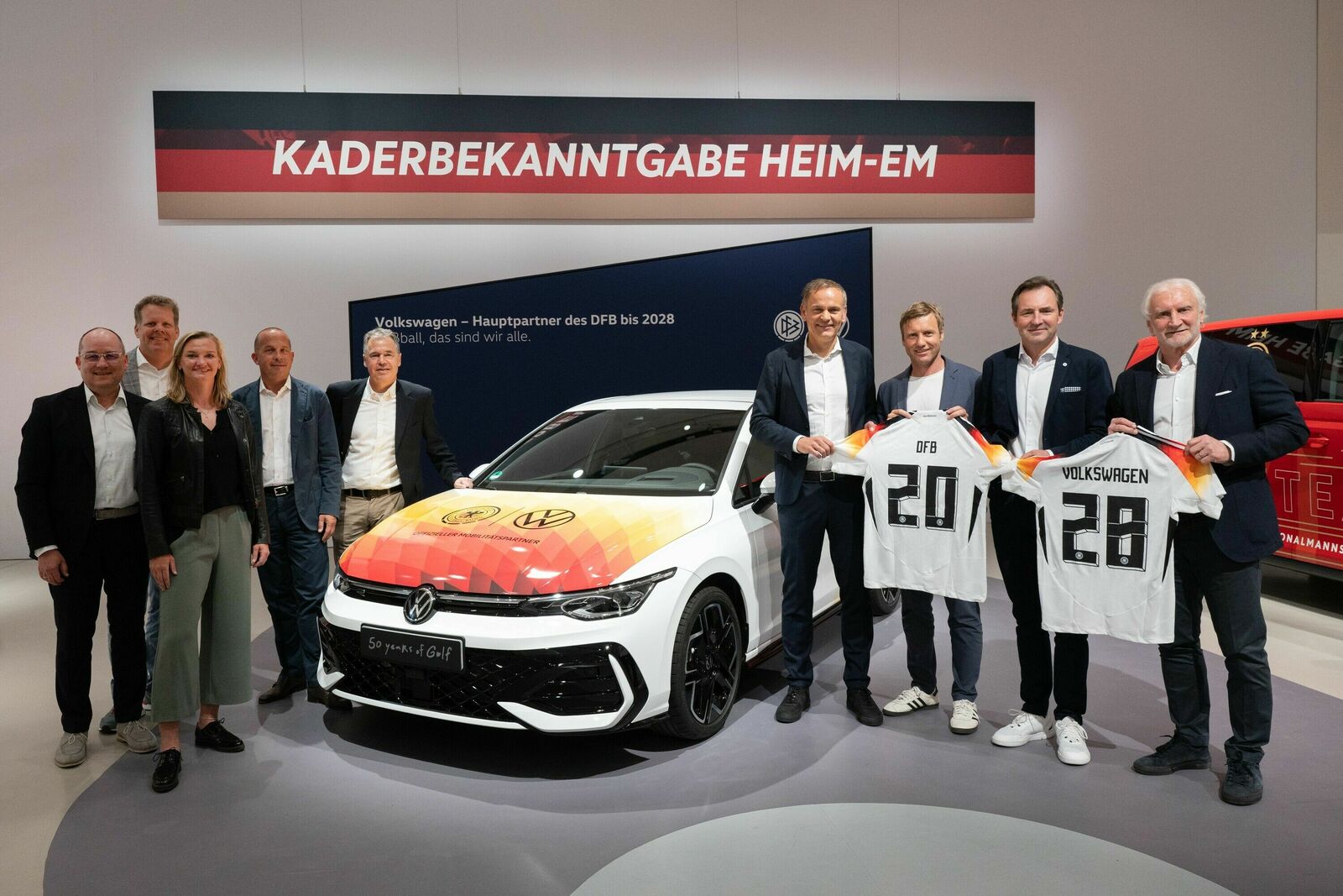 Doppelpass für den gesamten Fußball: Volkswagen und DFB verlängern Partnerschaft bis 2028