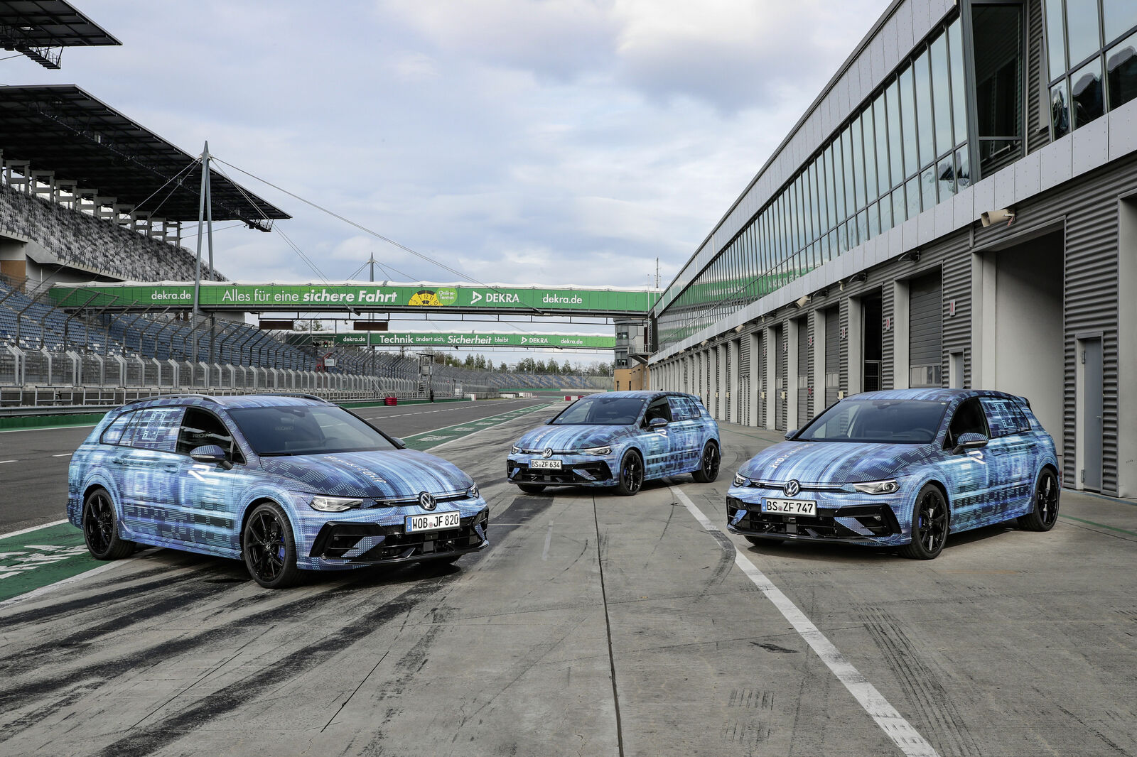 Volkswagen Golf R and Golf R Variant