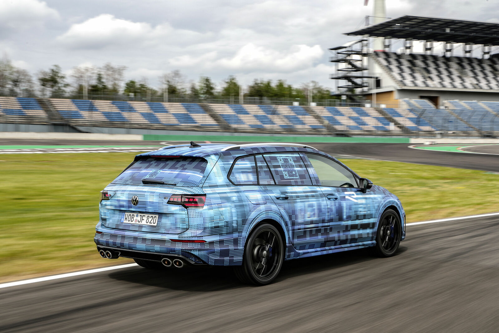 Volkswagen Golf R Variant