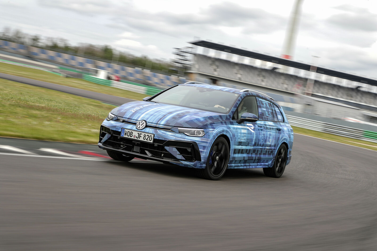 Volkswagen Golf R Variant