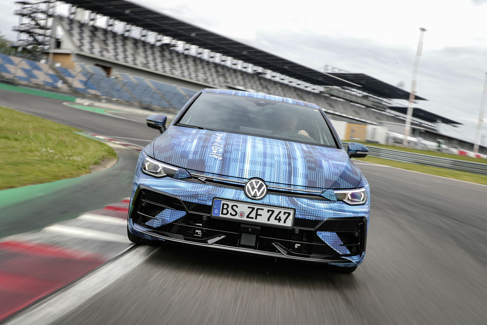 Volkswagen Golf R