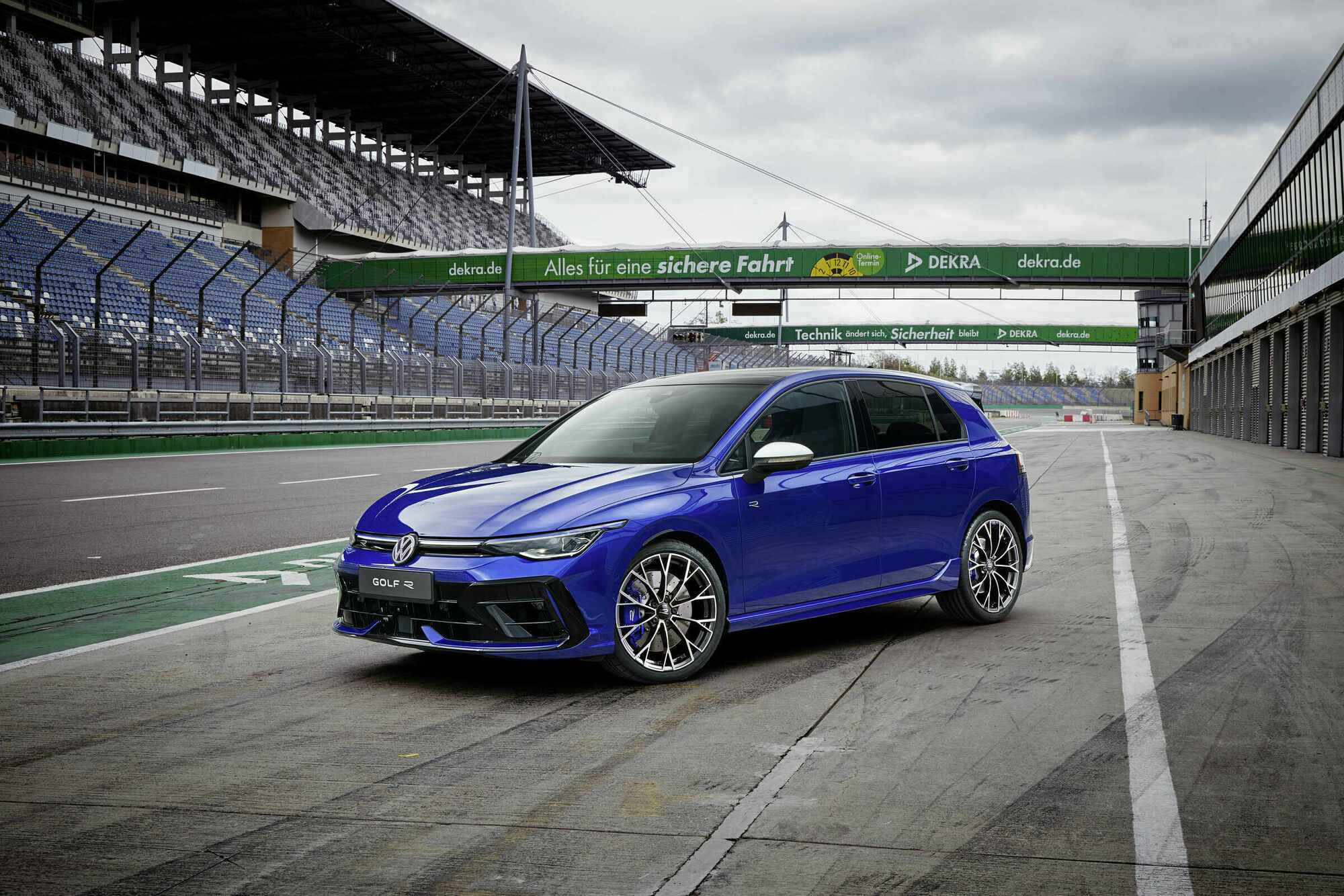 World premiere for the most powerful Golf: New R and R Variant launch ...
