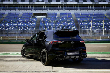 World premiere for the most powerful Golf: New R and R Variant launch ...