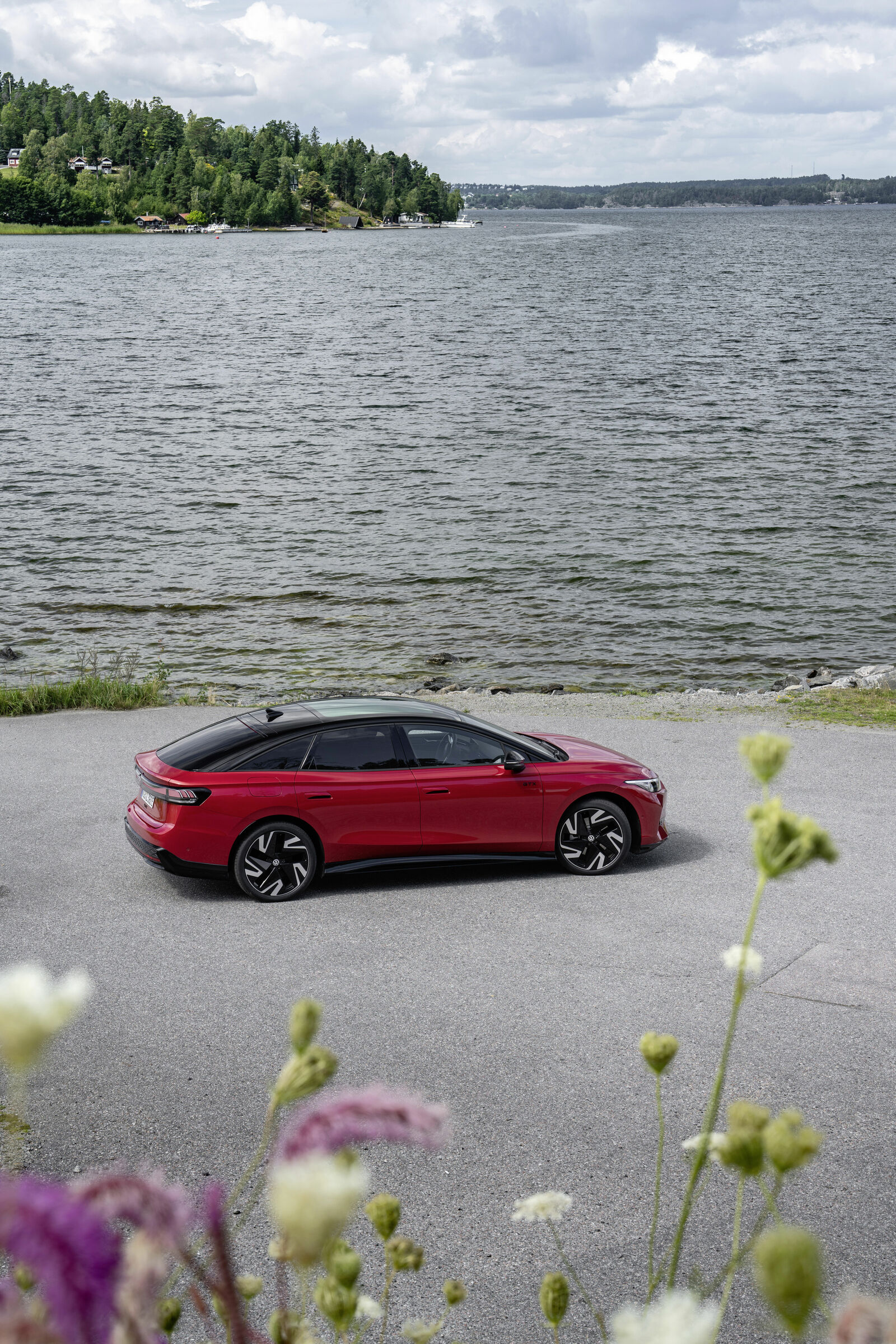 The all-electric Volkswagen ID.7 GTX