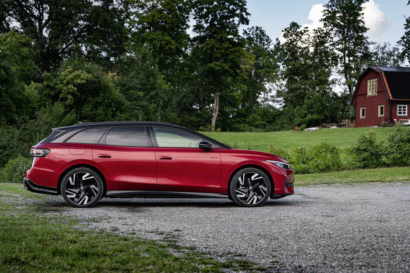 The all-electric Volkswagen ID.7 GTX Tourer