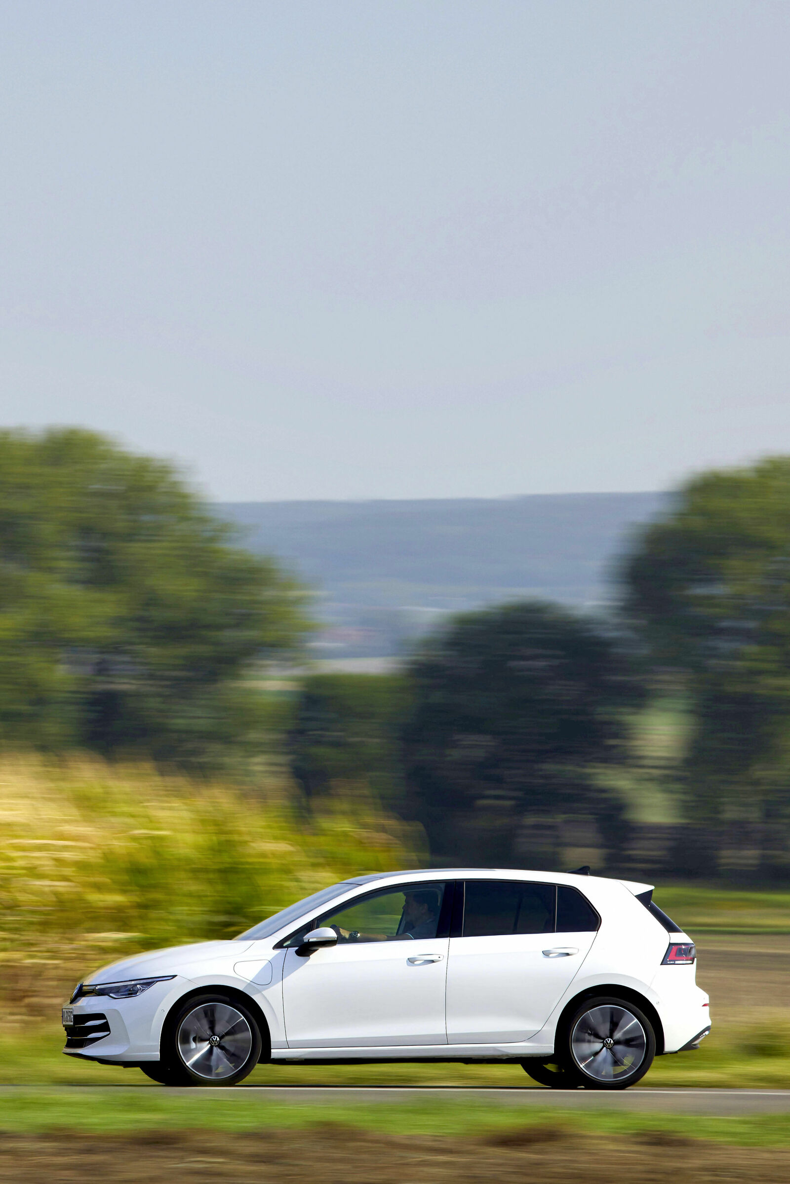 The new Volkswagen Golf eHybrid