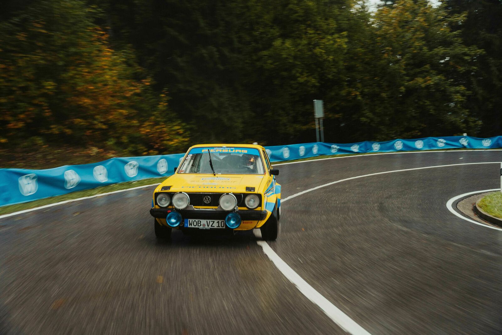 Volkswagen und Autostadt beim Edelweiß-Bergpreis: Historische Golf und Scirocco im Rampenlicht