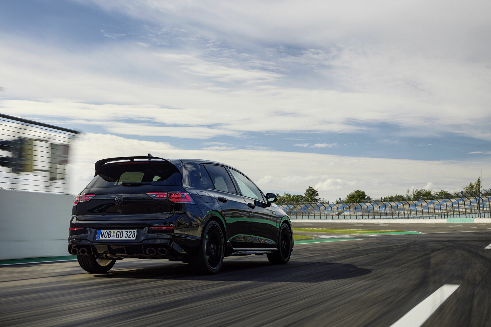 Volkswagen Golf R Black Edition