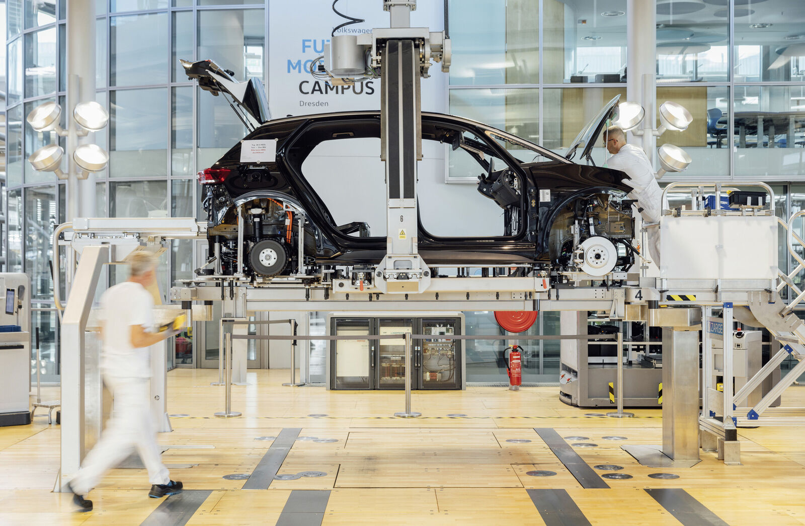 Production of the ID.3 in the Transparent Factory Dresden
