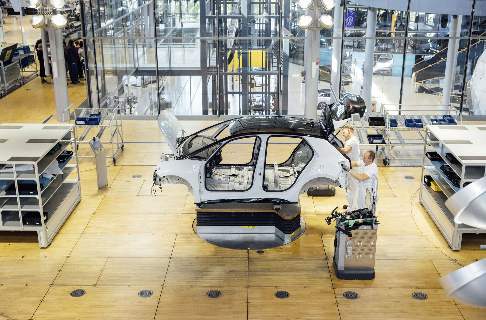 Production of the ID.3 in the Transparent Factory Dresden