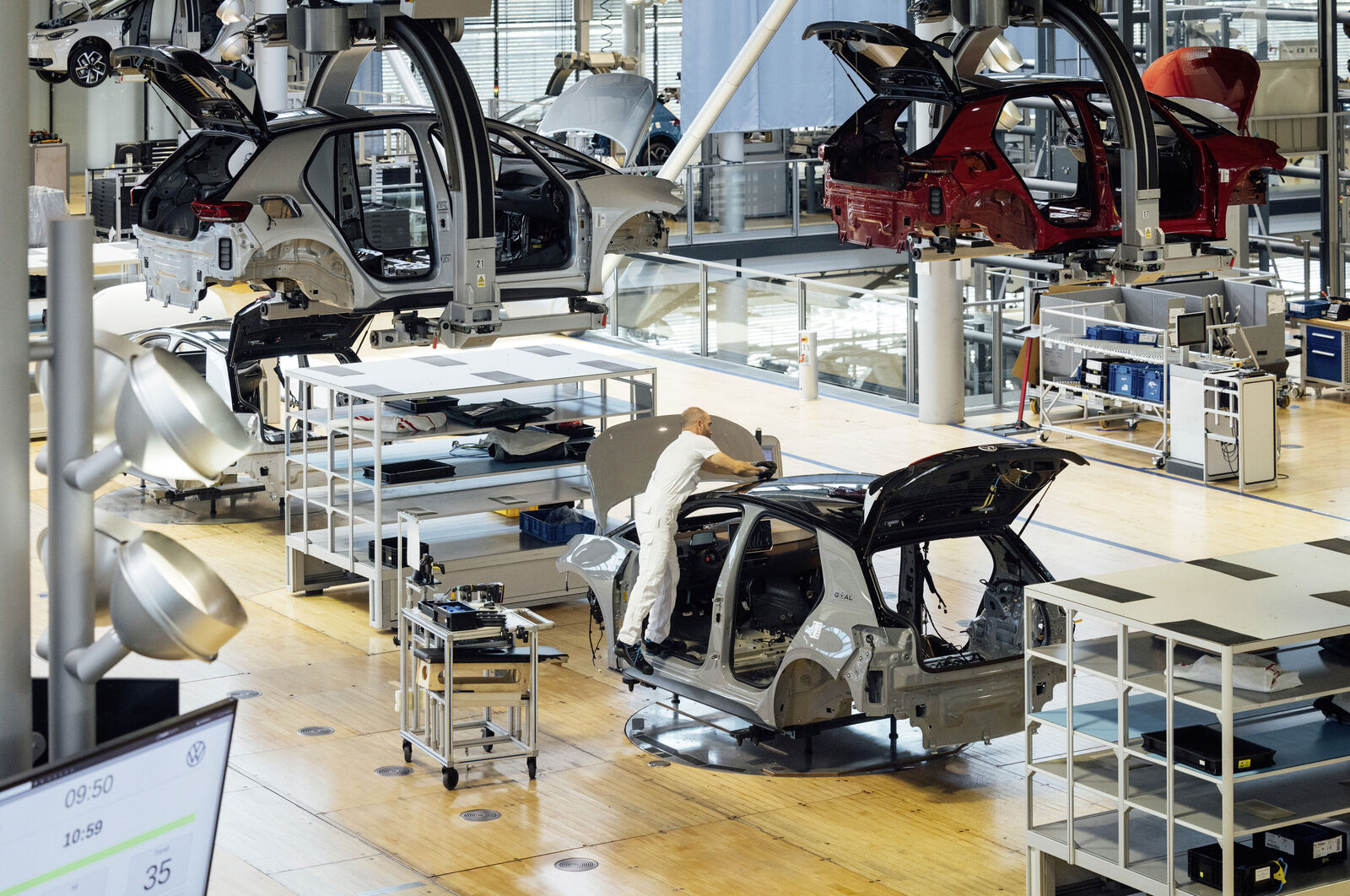 Production of the ID.3 in the Transparent Factory Dresden