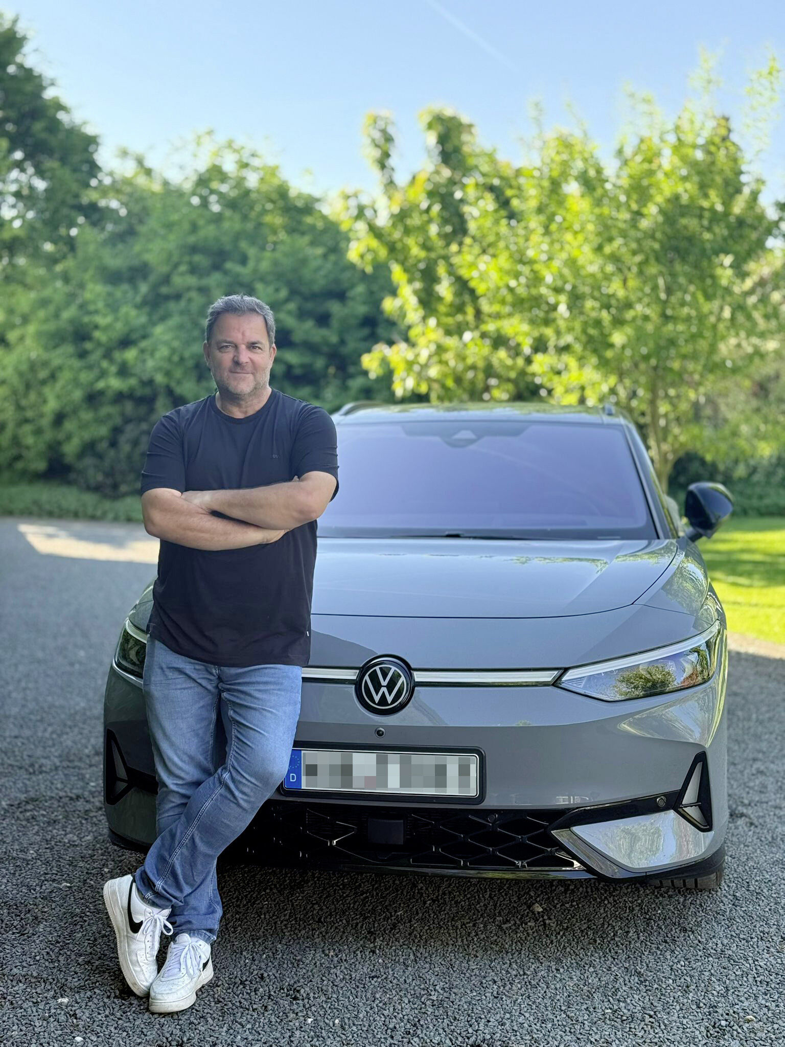 Hundeprofi Martin Rütter wird Volkswagen- Markenbotschafter – und fährt elektrisch