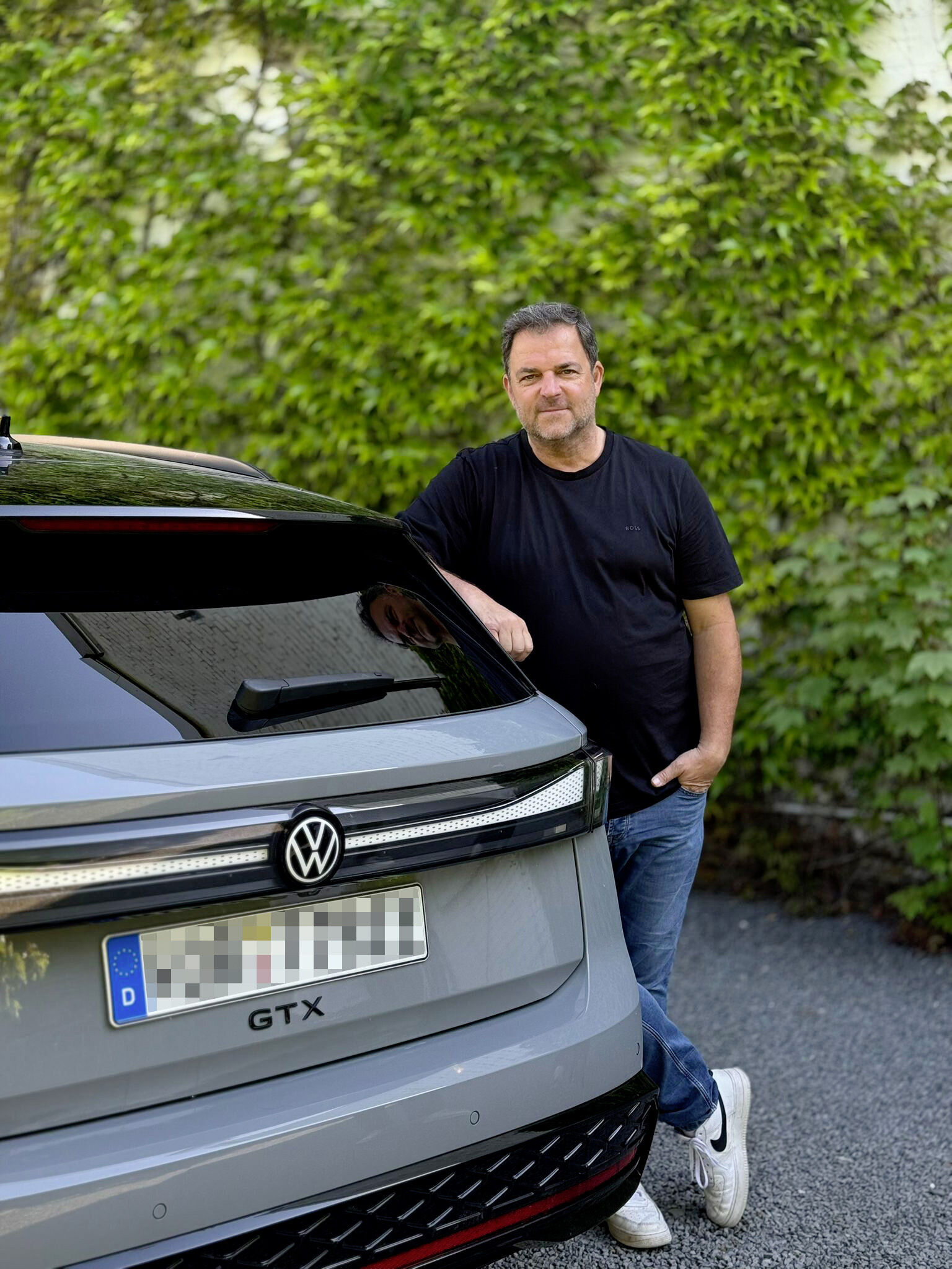 Hundeprofi Martin Rütter wird Volkswagen- Markenbotschafter – und fährt elektrisch