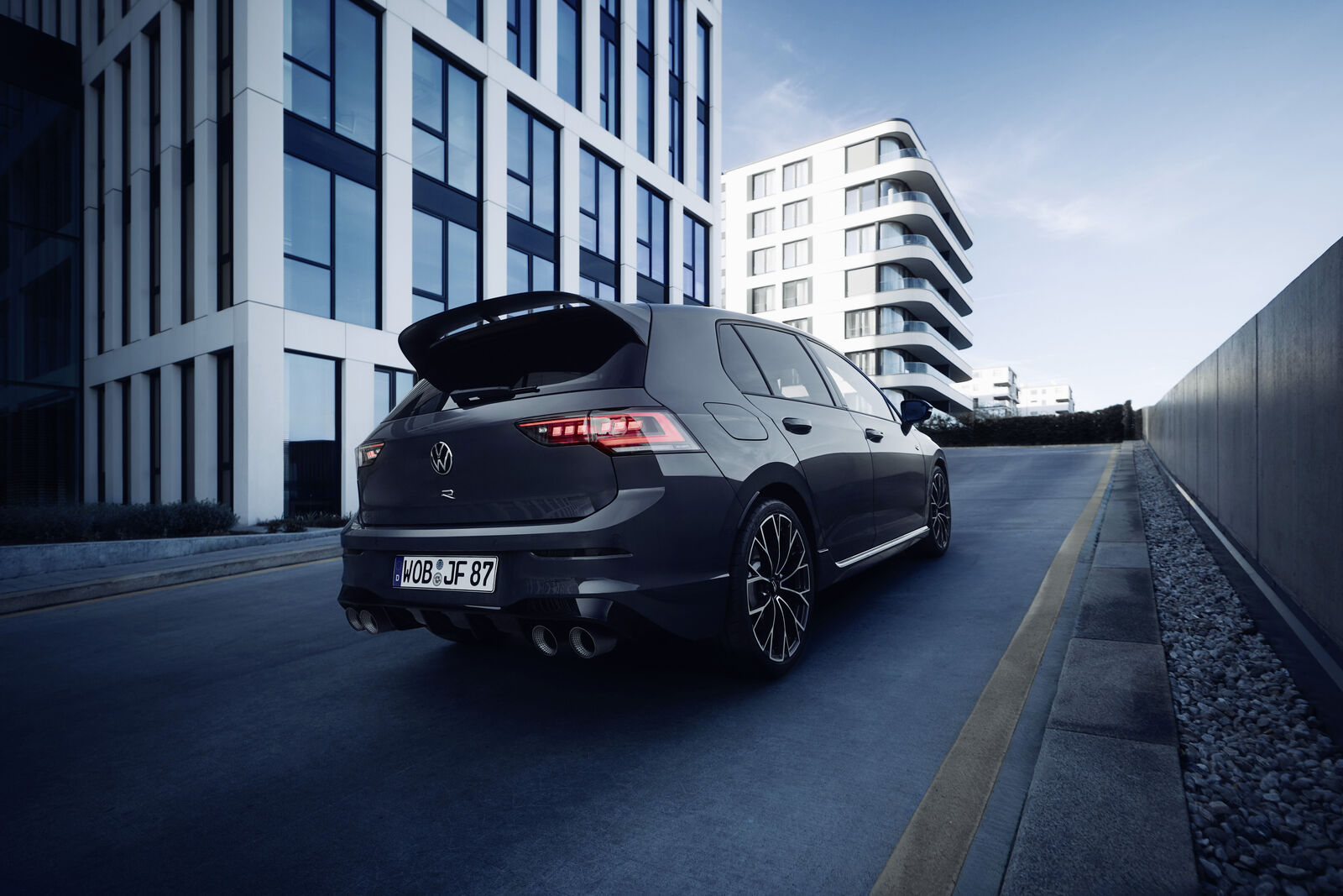 Volkswagen Golf R now in Dolphin Grey Metallic
