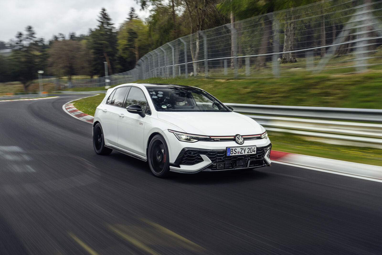 Volkswagen Golf GTI EDITION 50