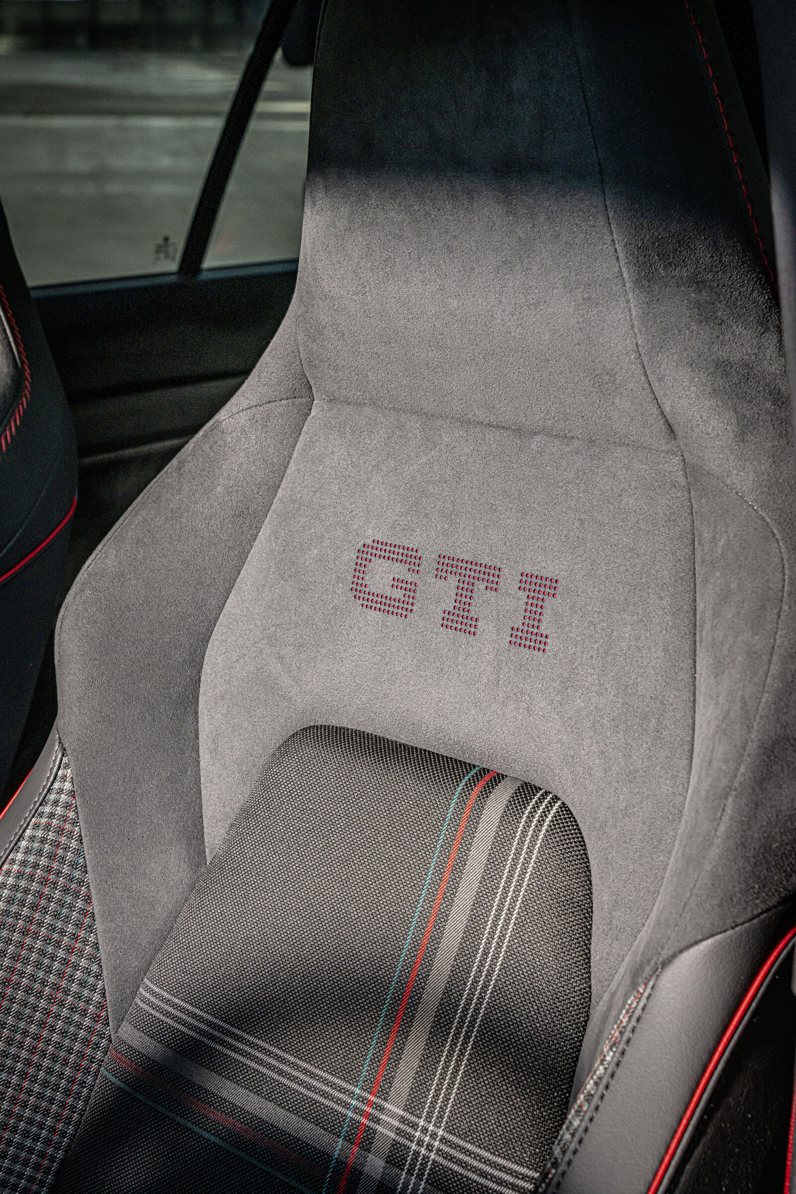 Volkswagen Golf GTI EDITION 50