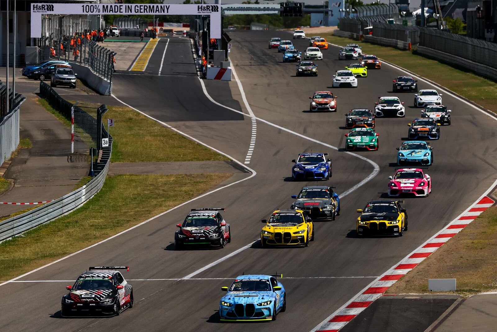 Erster Gesamtsieg für den Golf GTI in der ADAC Langstreckenserie auf dem Nürburgring