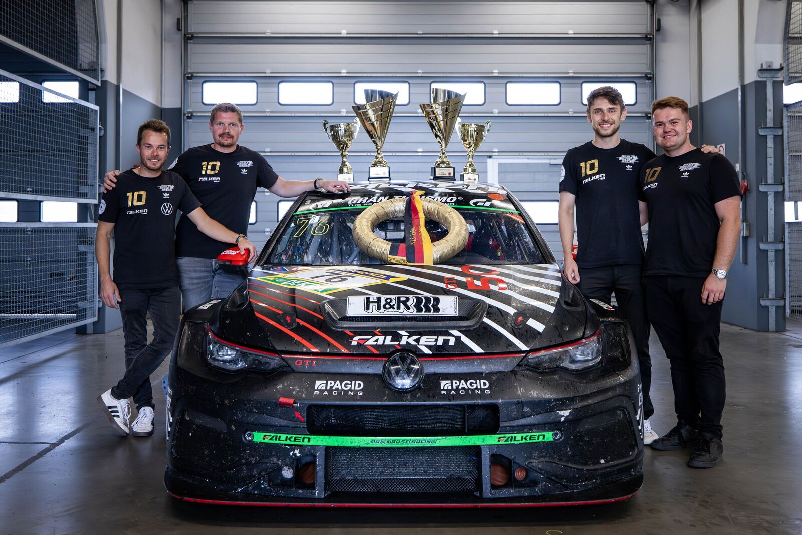 Erster Gesamtsieg für den Golf GTI in der ADAC Langstreckenserie auf dem Nürburgring