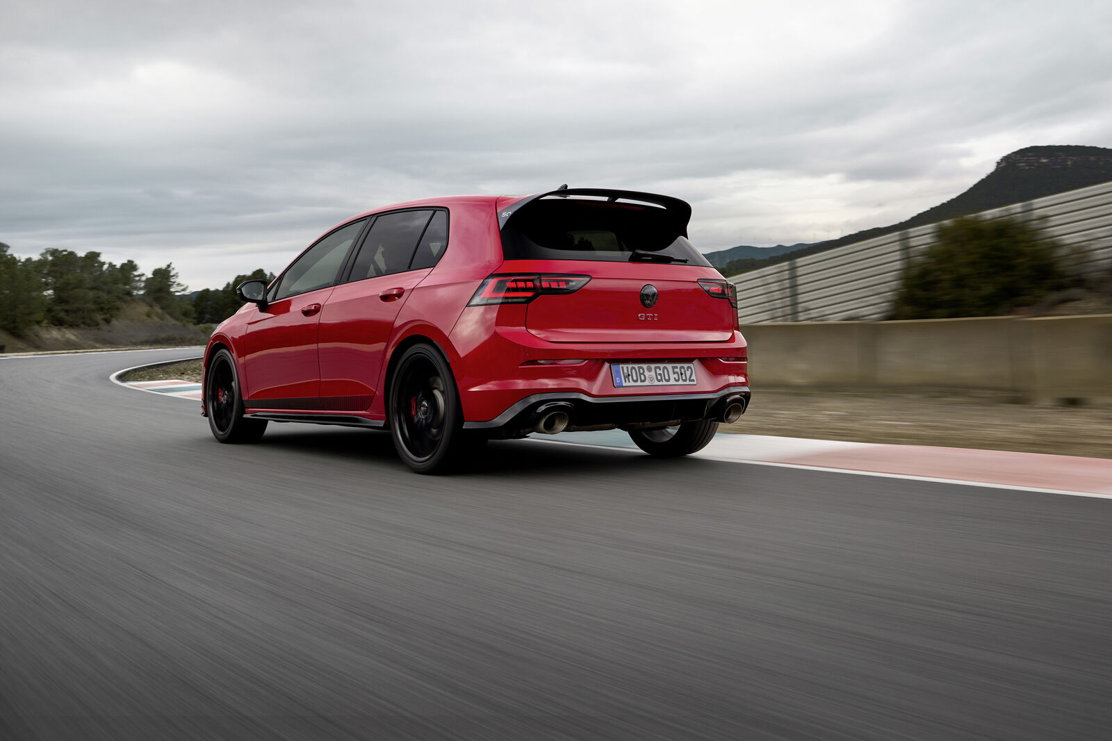 Volkswagen Golf GTI EDITION 50