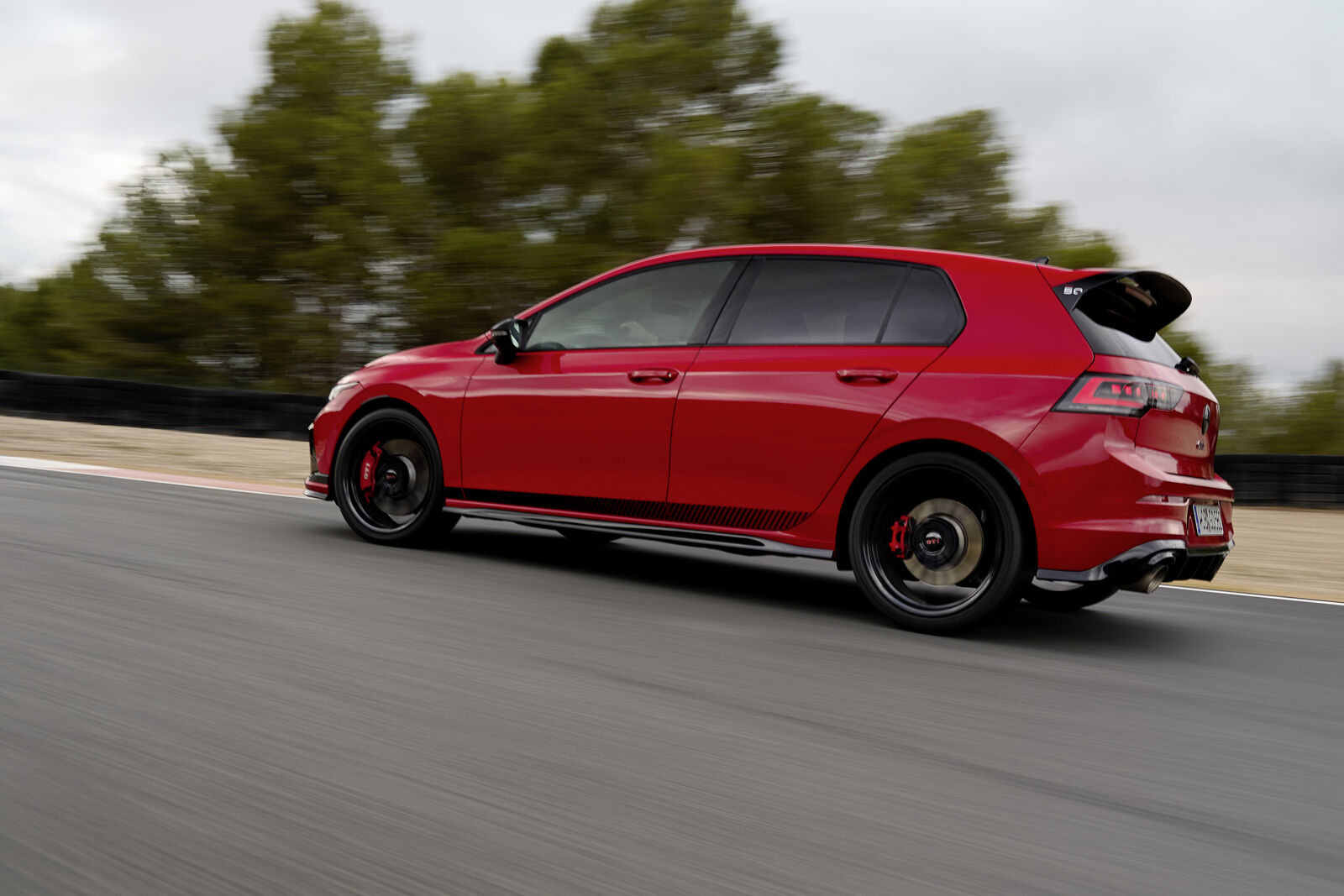 Volkswagen Golf GTI EDITION 50