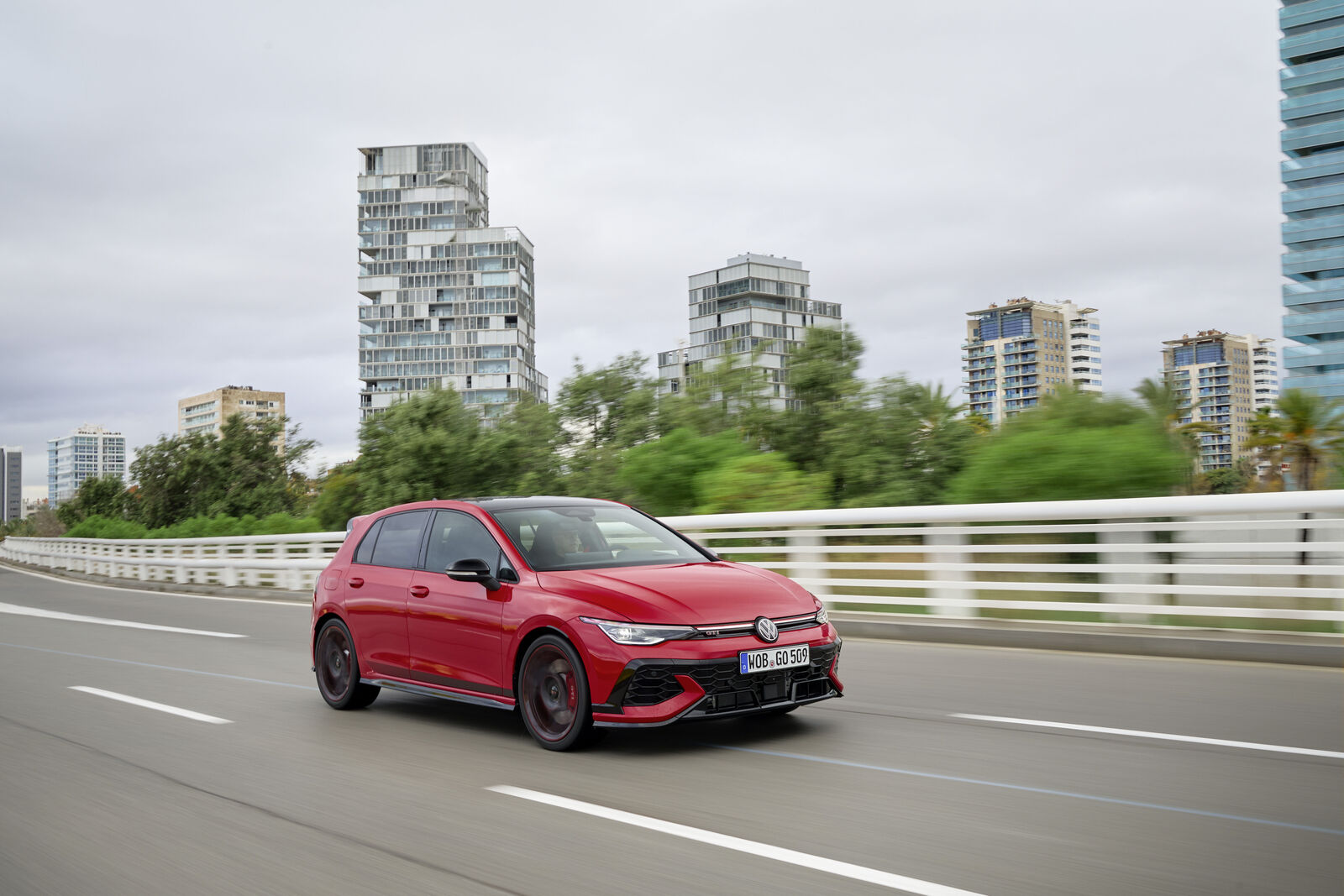 Volkswagen Golf GTI EDITION 50