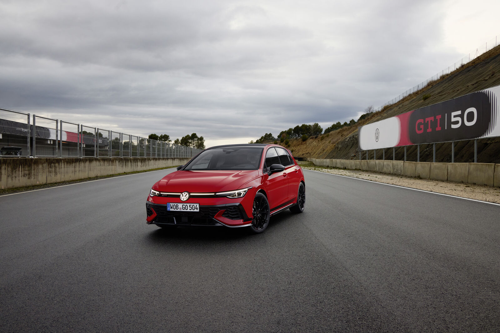 Volkswagen Golf GTI EDITION 50