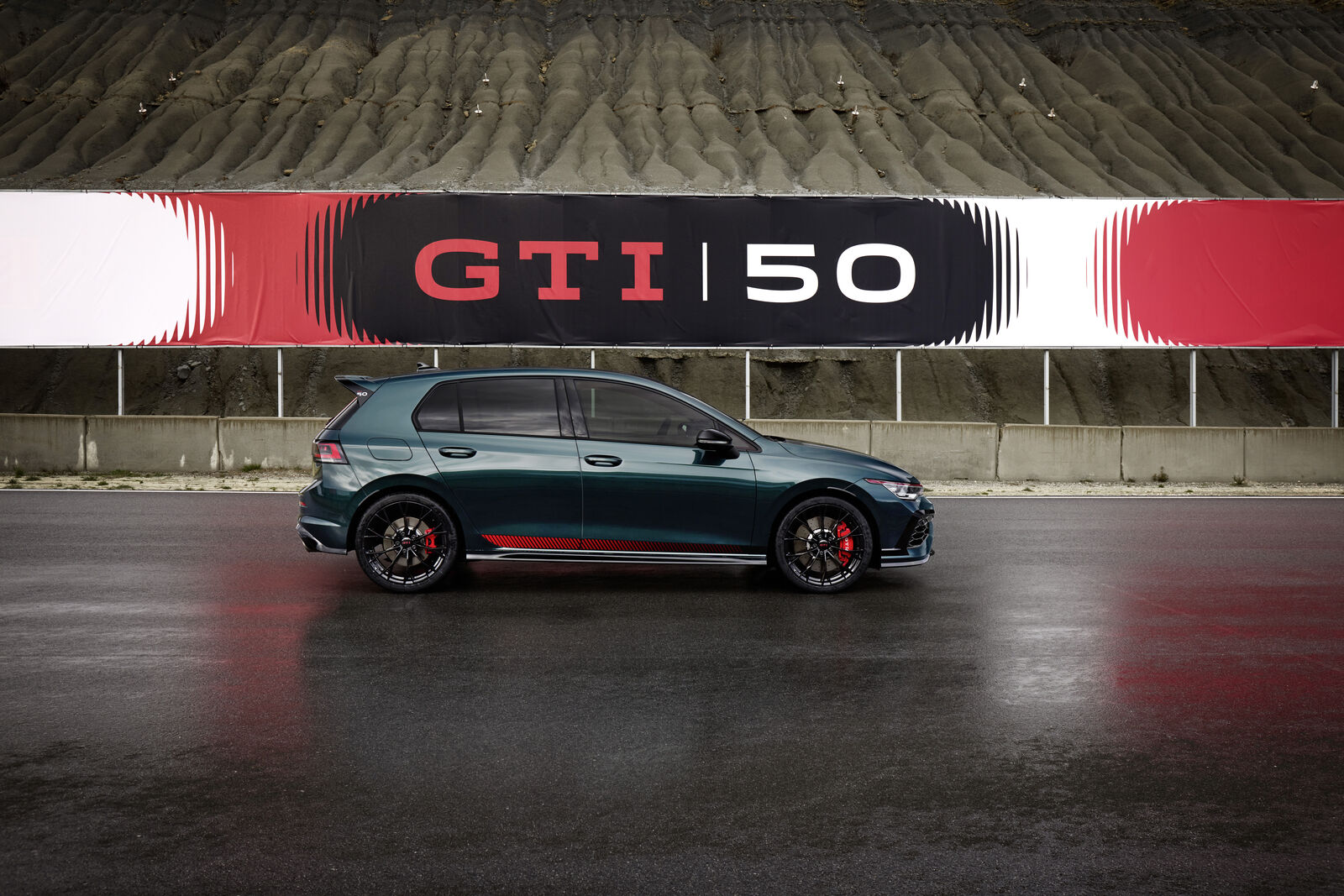Volkswagen Golf GTI EDITION 50