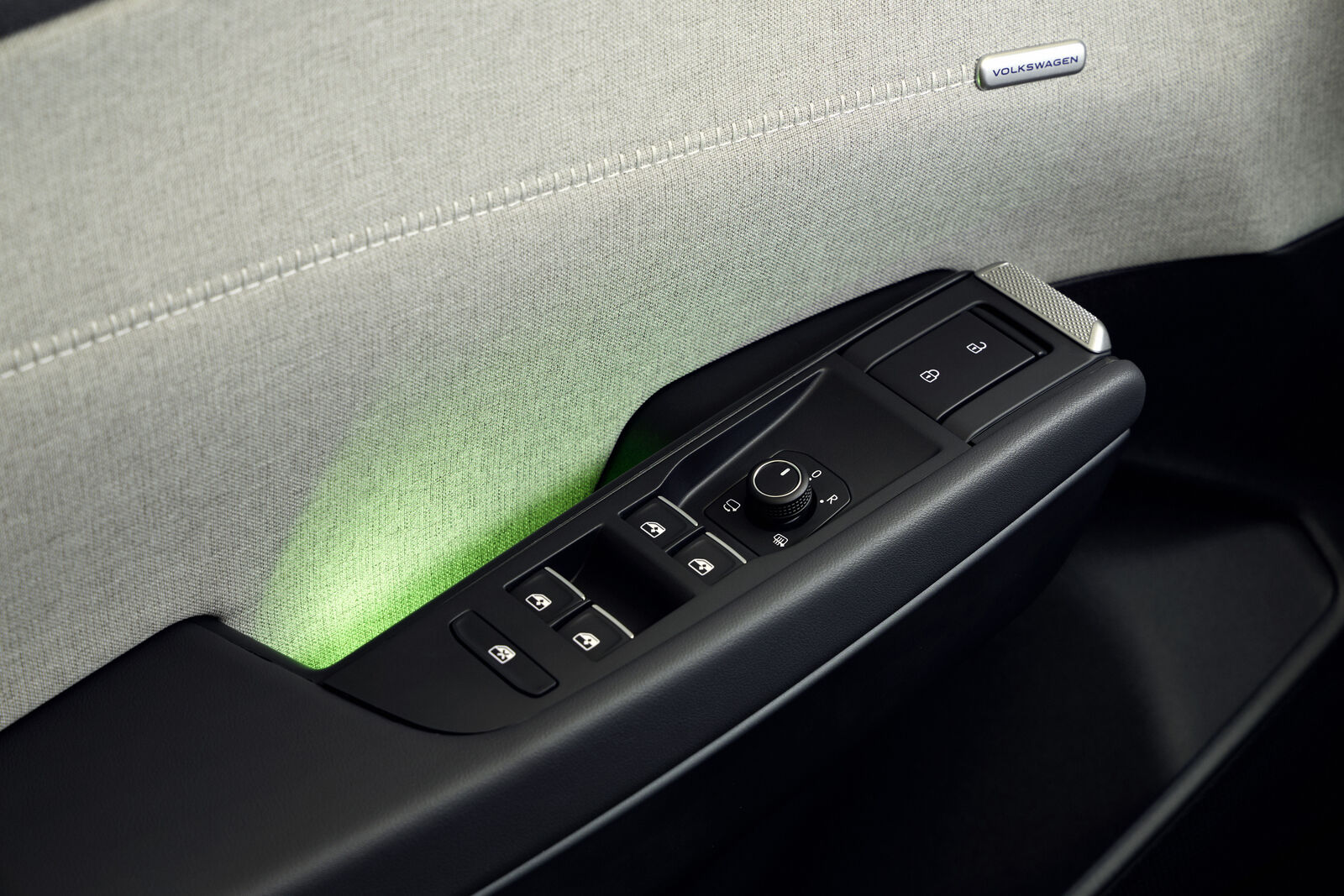 The all-new electric ID. Cross